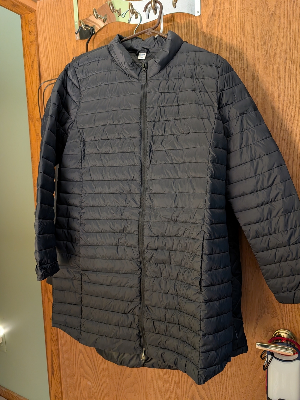 Old Navy Women's Black Lightweight Long Puffer Jacket